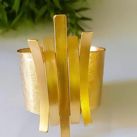 Stunning handmade bracelet gold plated pandea